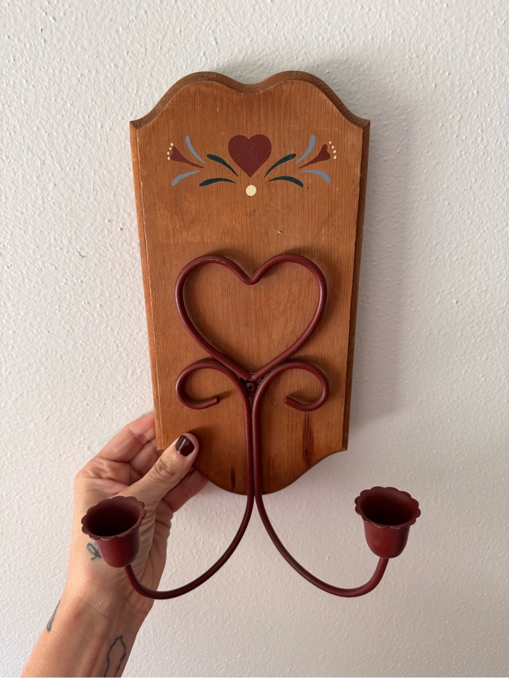 Vtg wooden heart wall sconce
